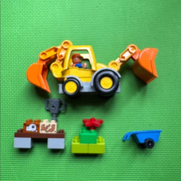 LEGO 10811 - DUPLO, Town: Construction: Backhoe Loader - 2016 - NO BOX - Picture 3 of 3